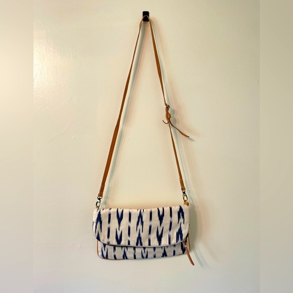 Mercado Global Handbags - Mercado Global Design Canvas Crossbody Purse